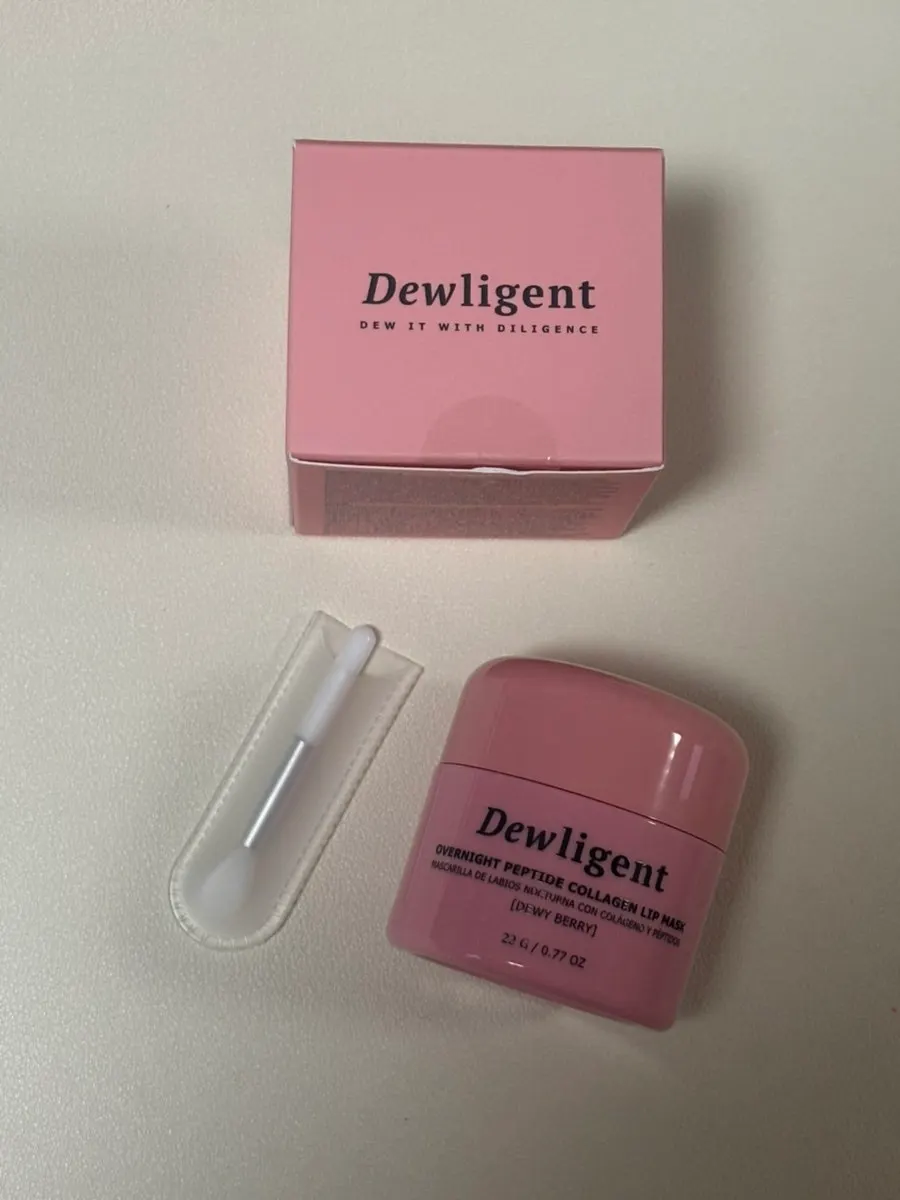 Lip mask for moisturizing lip care