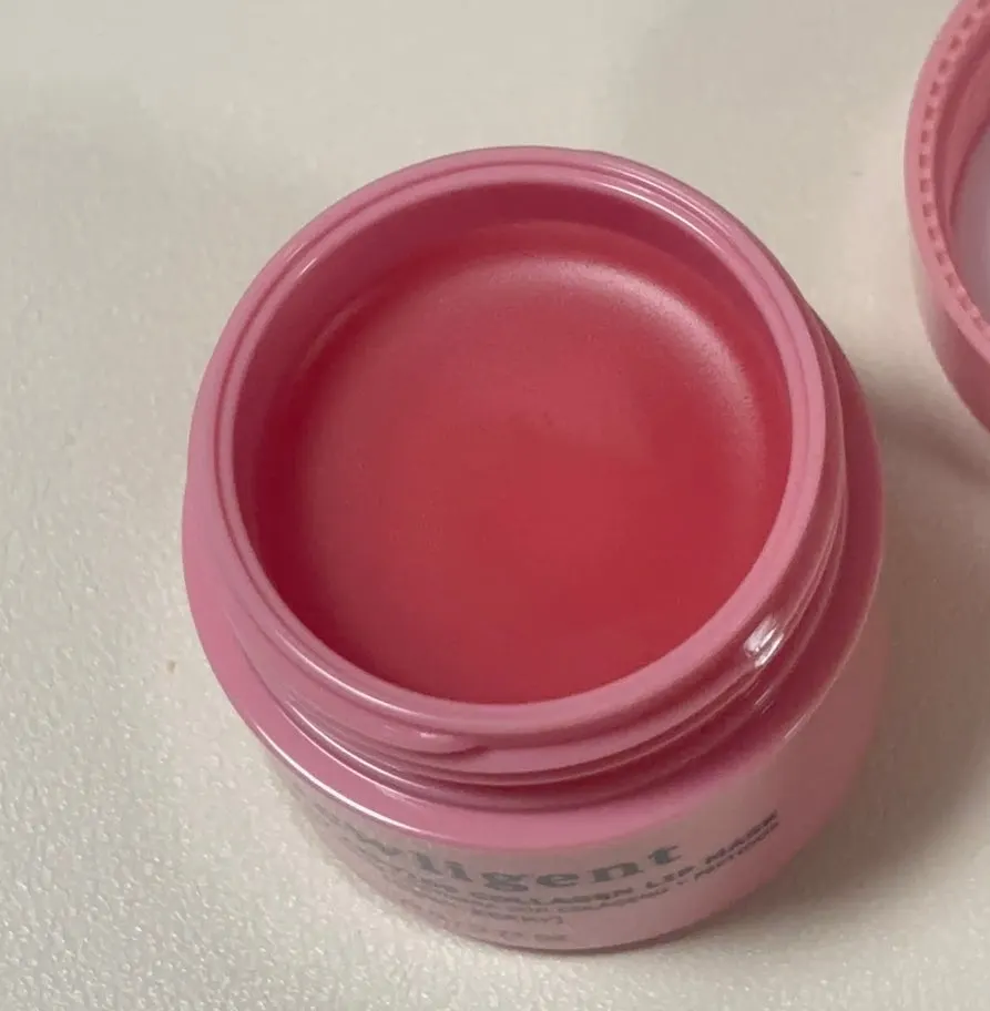 Lip mask texture scooped up with the brush