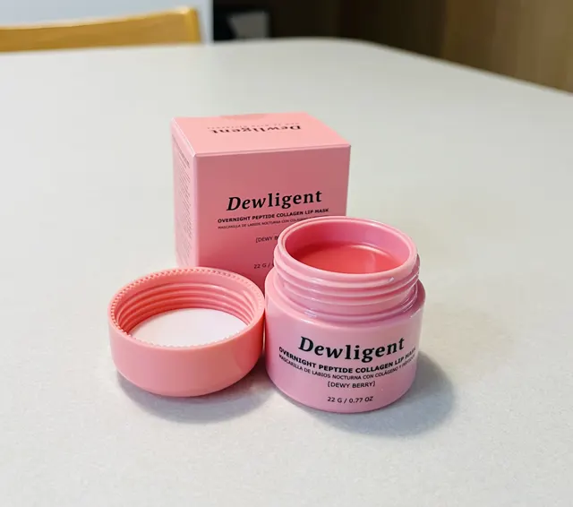 Glossy finish of lip mask applied to lips