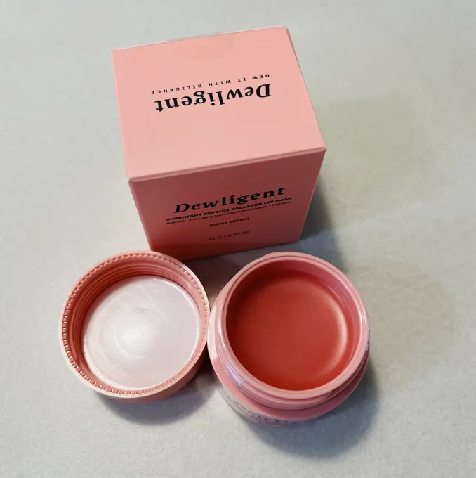 Lip mask applied in place of lip balm
