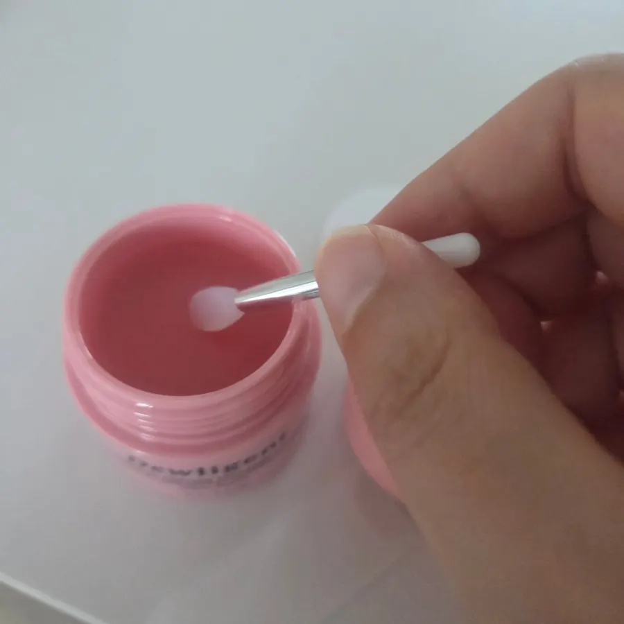 Lip mask for caring for dry lips