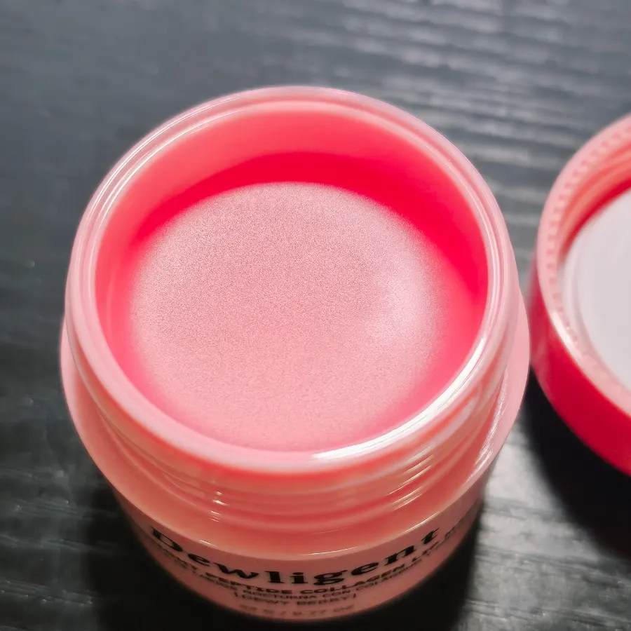 Lip mask with mini spatula