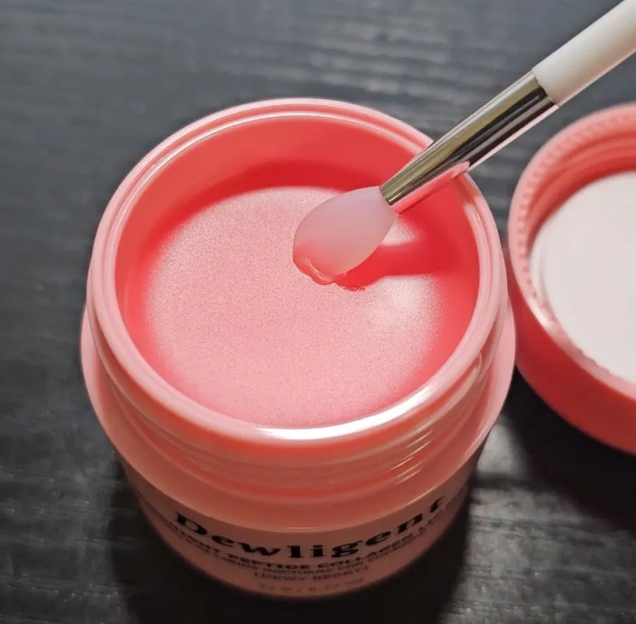 Lip mask texture melting on the lips
