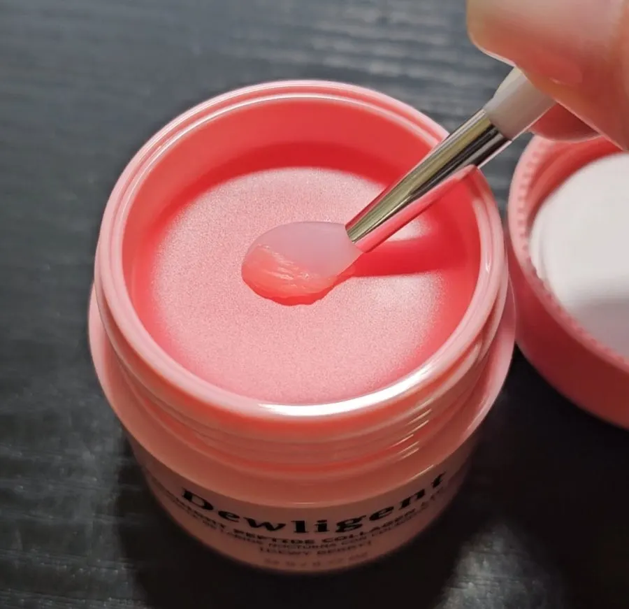 Melting lip mask that leaves an oily film