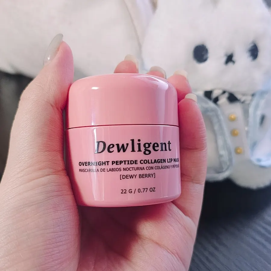 Lip mask packaging and balm texture