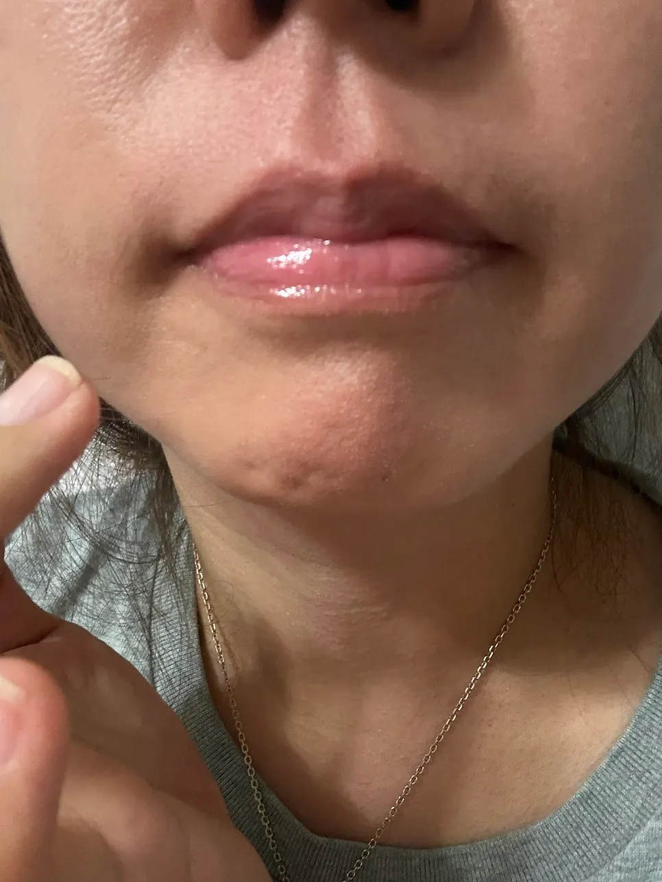 Using a lip mask with a thick, bouncy texture