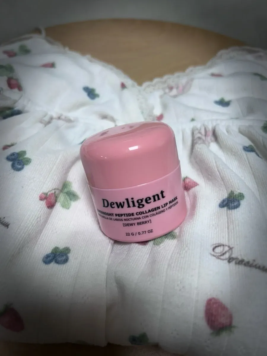 Lip mask used in a nighttime routine