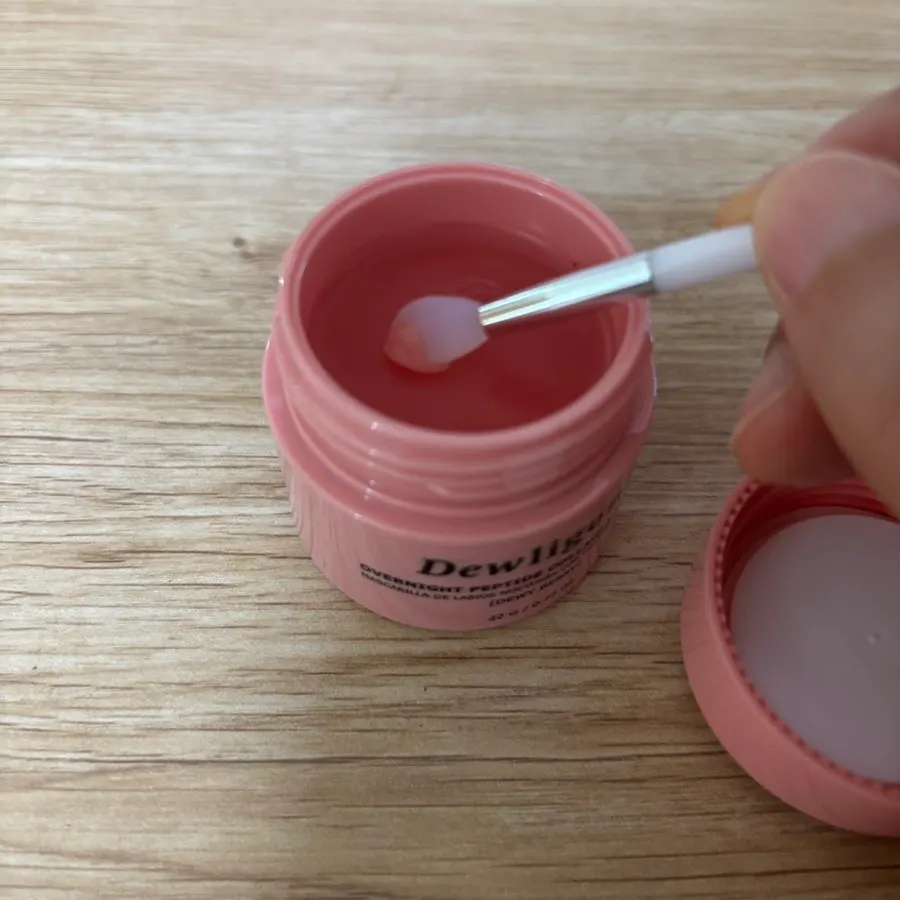 Applying lip mask to lips