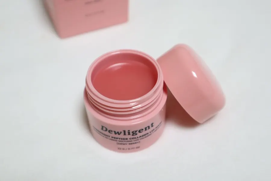 Durgent lip mask container and product