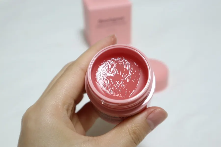 Lip mask used on sensitive lips