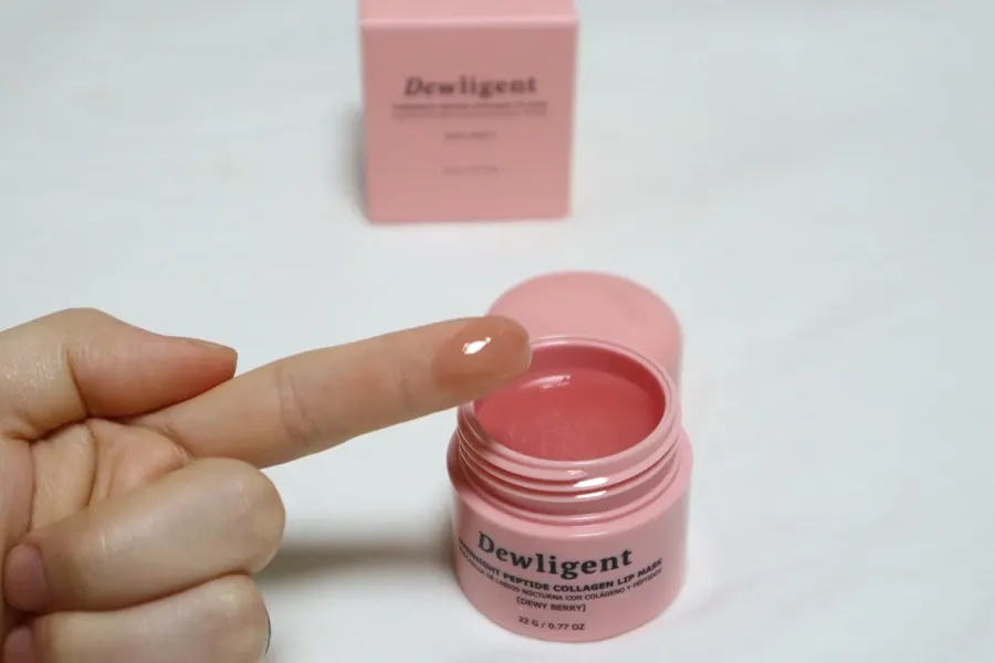 Lip mask texture that melts with body heat