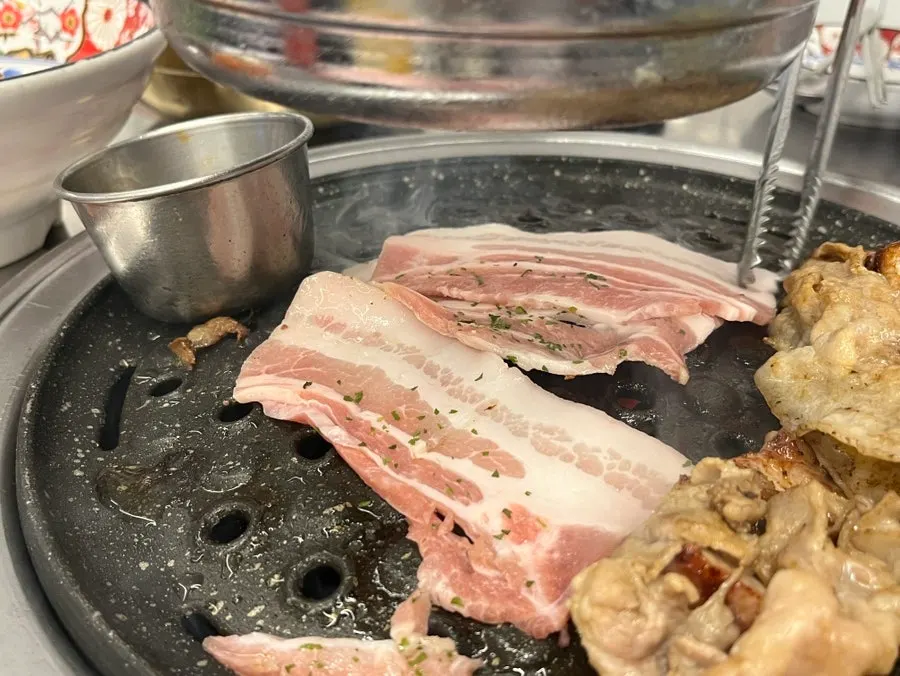 익어가는 돈두삼겹 클로즈업