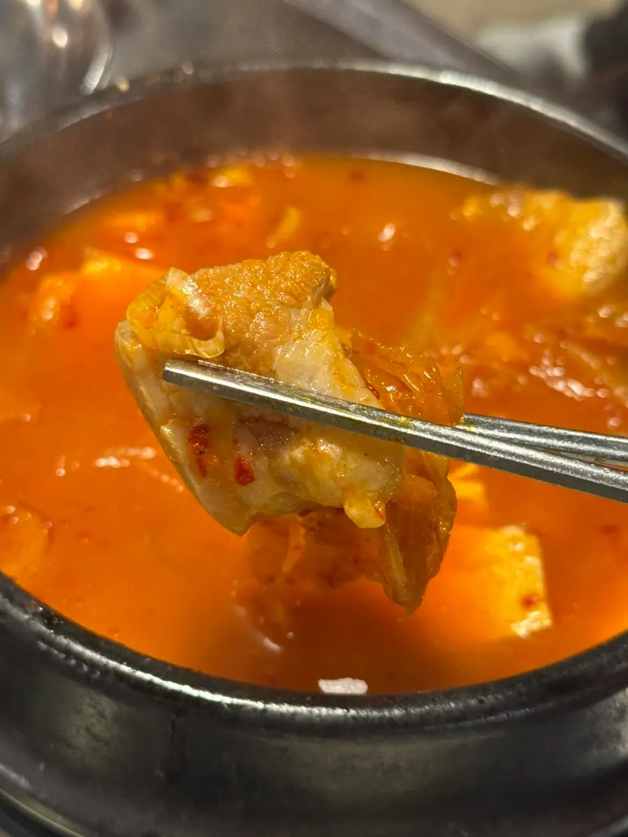 Golmok jjigae (kimchi) packed with meat