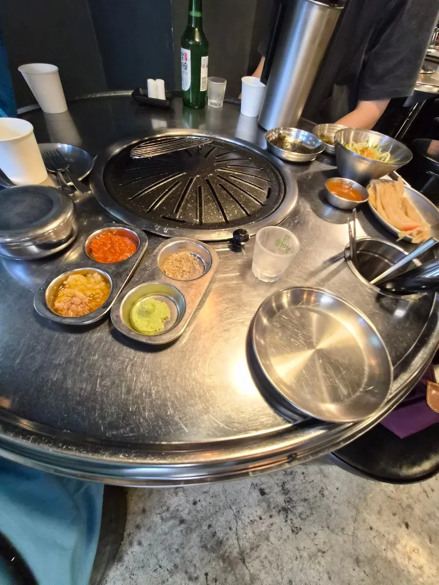Main side dishes served after ordering
