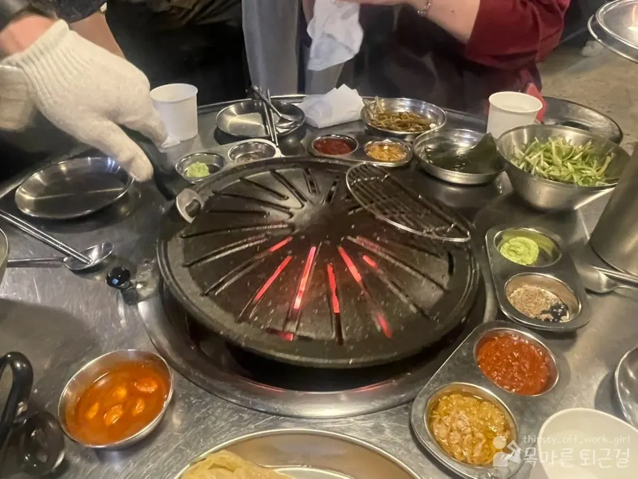 숯불 위에서 굽기 시작한 특목살