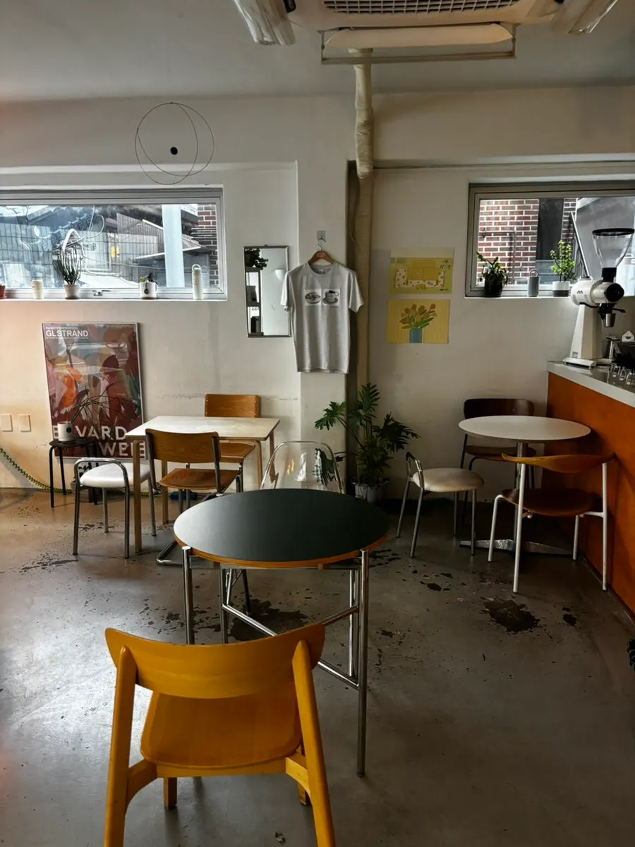 Quiet table seating area in the café