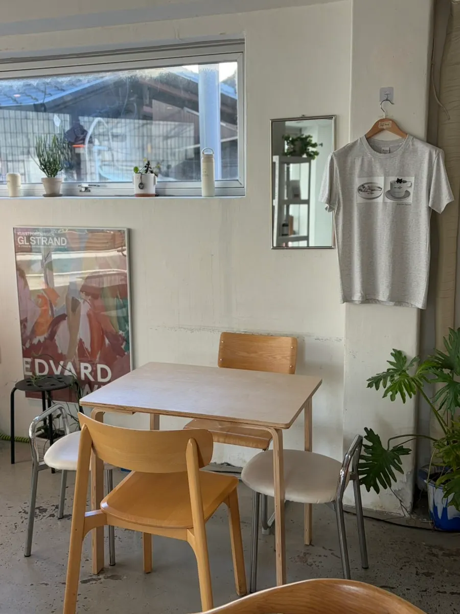 Window bar table seats at the café
