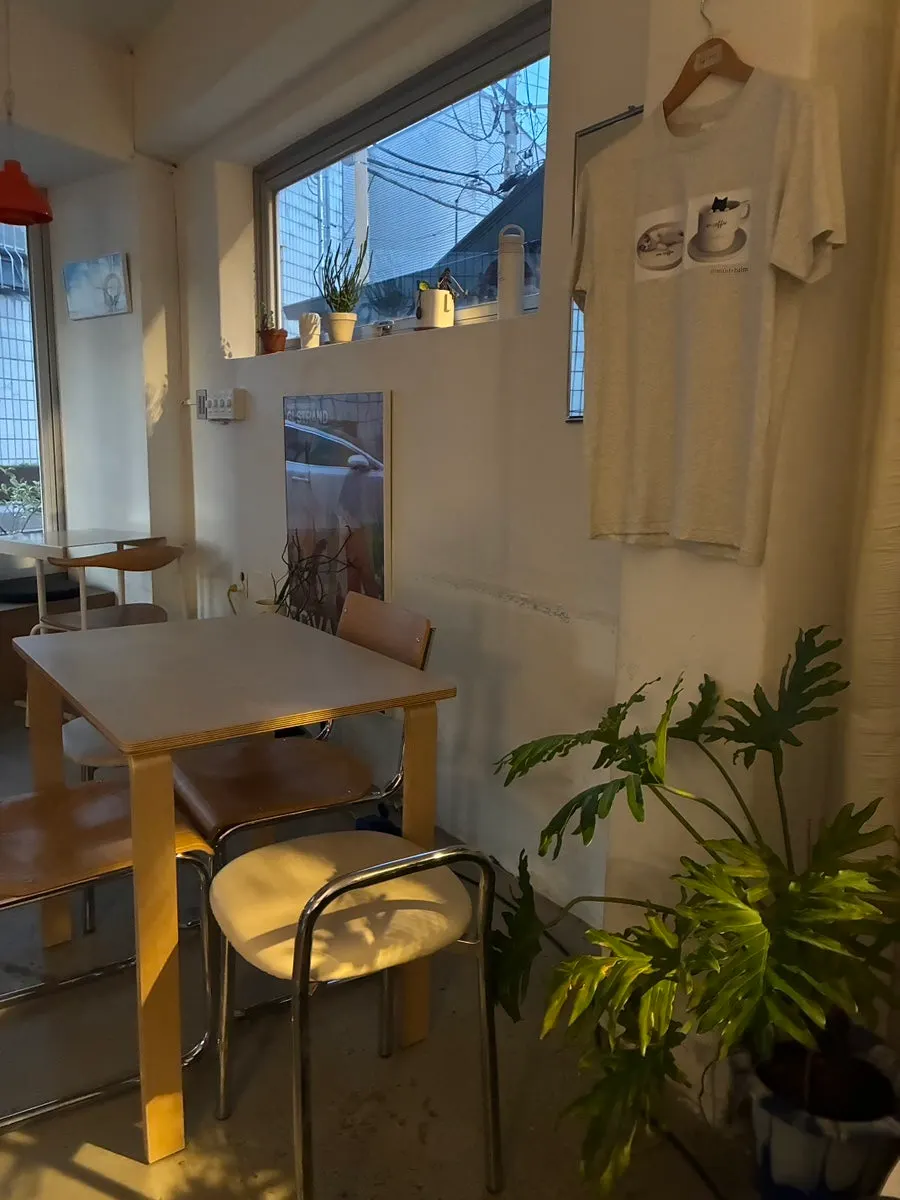 이어커피로스터스 공덕점 간판이 보이는 전경