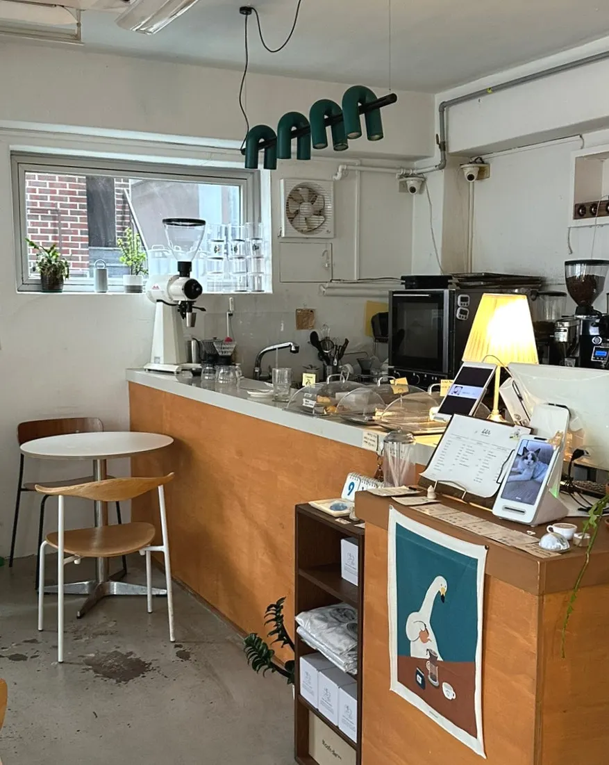Calm-mood interior of Ieo Coffee Roasters Gongdeok Branch