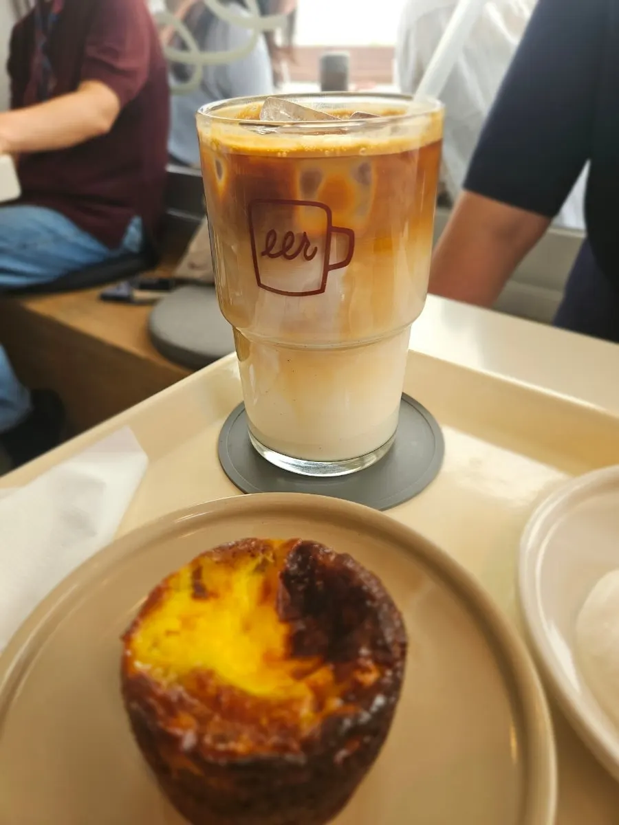 Iced Americano and iced vanilla latte