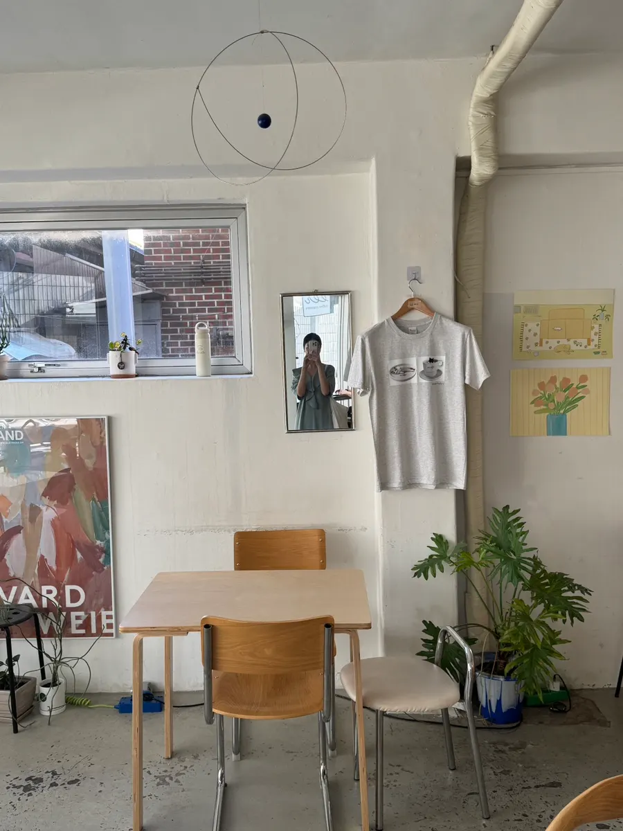 이어커피로스터스 공덕점 내부 공간