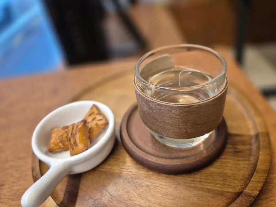 관리를 마친 뒤 마시는 차 한 잔