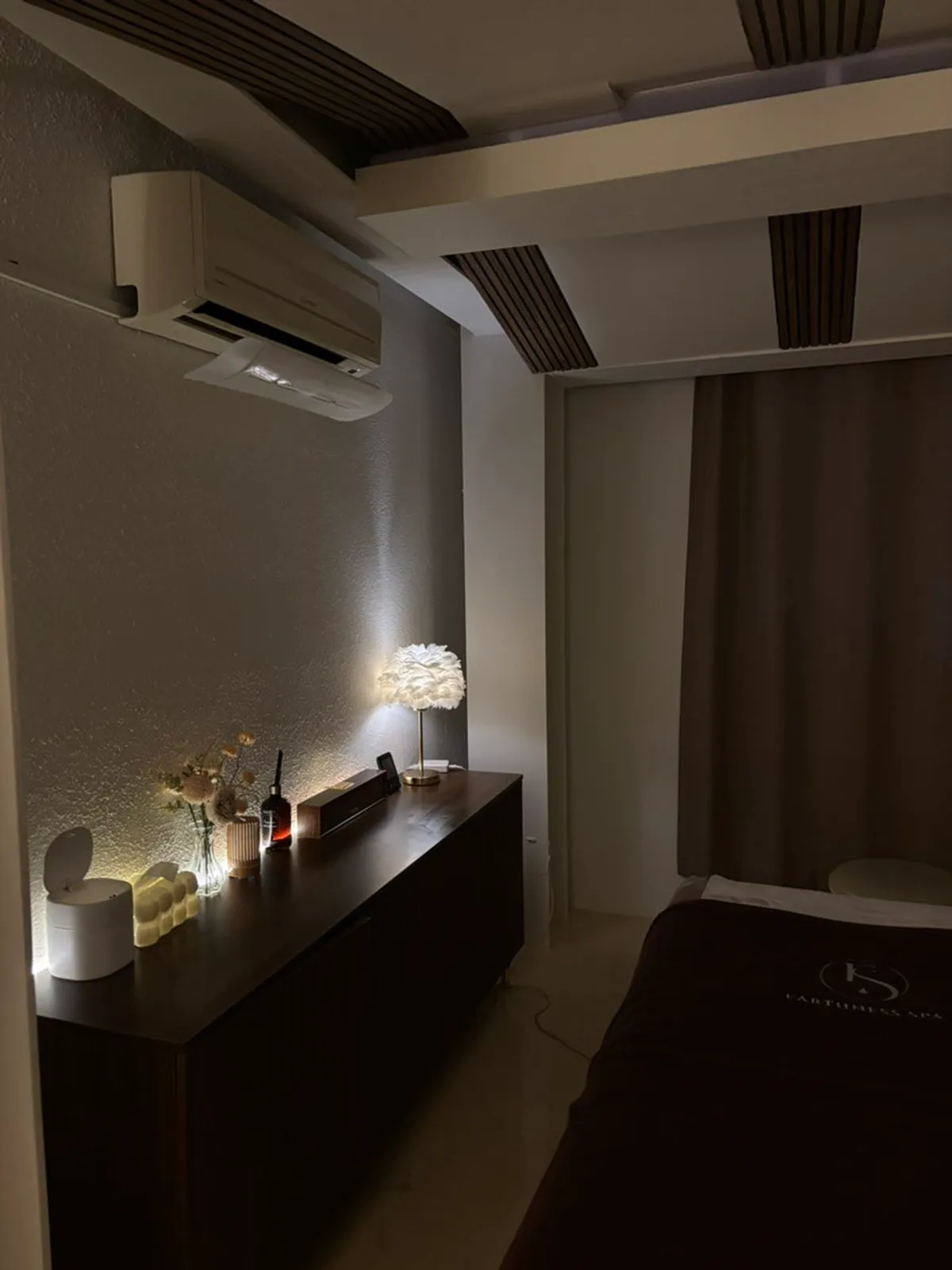 Upscale atmosphere of the Eoseuni Spa treatment room