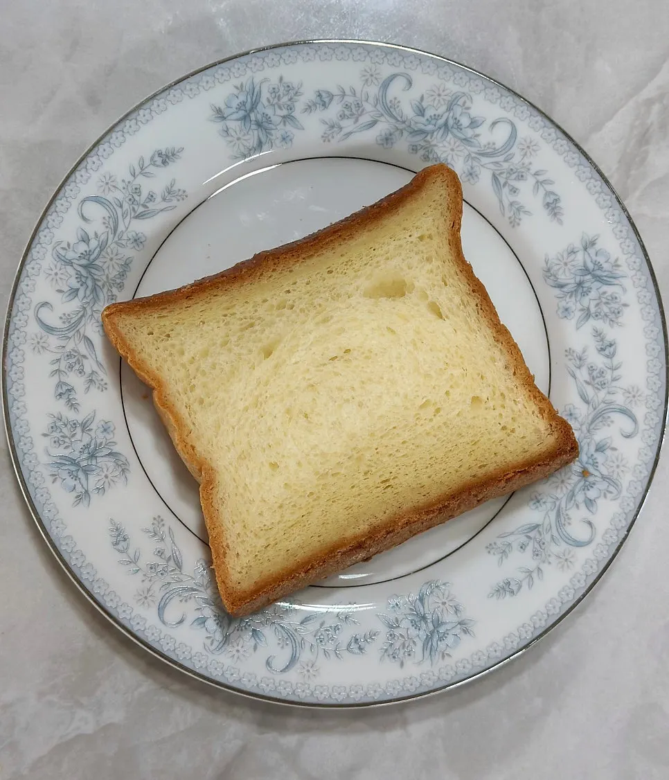 Golden Beurre fresh milk bread cut into 2cm slices