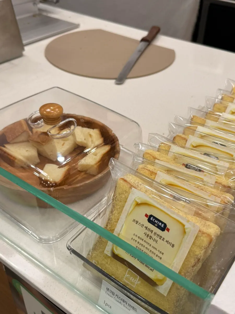 In-store tasting corner for milk bread