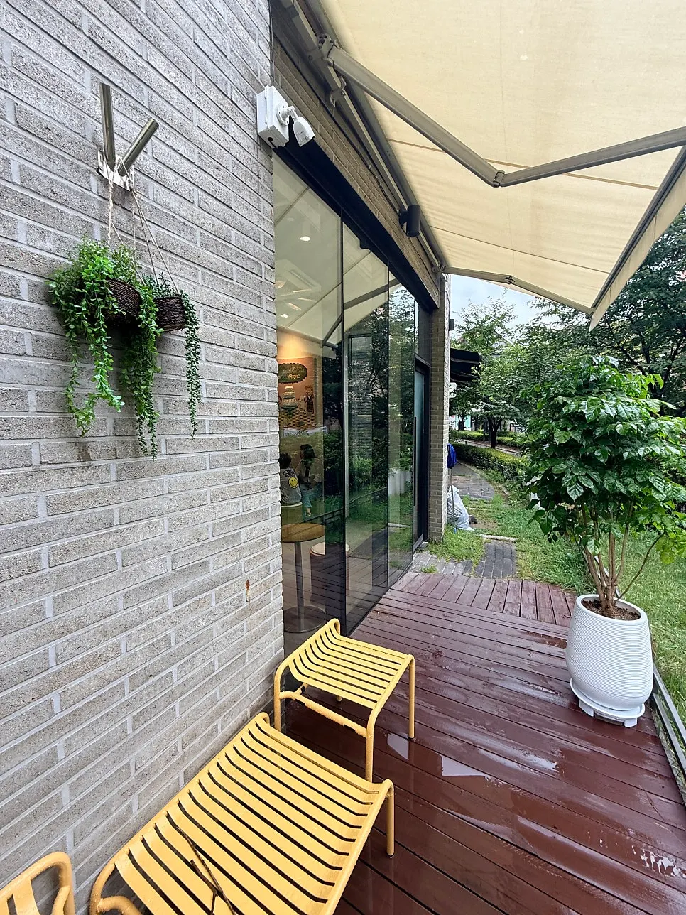 View around the brewing coffee bar