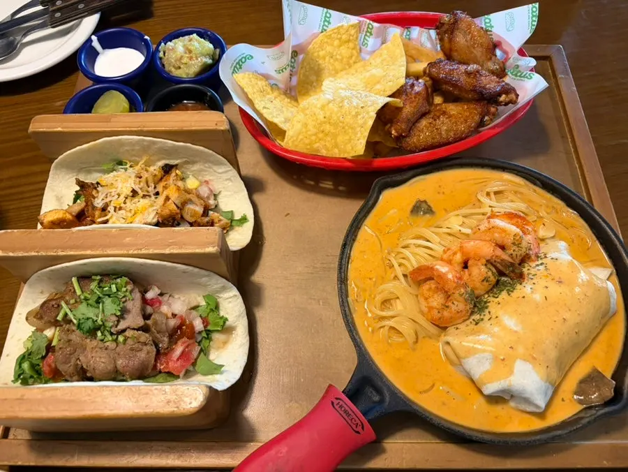 Full spread of the combo platter for 2