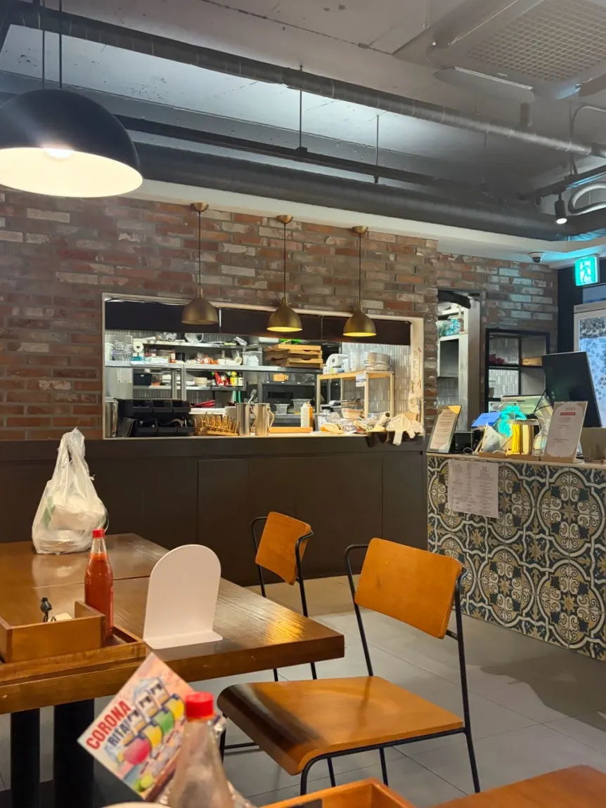 Seating with a view of the open kitchen