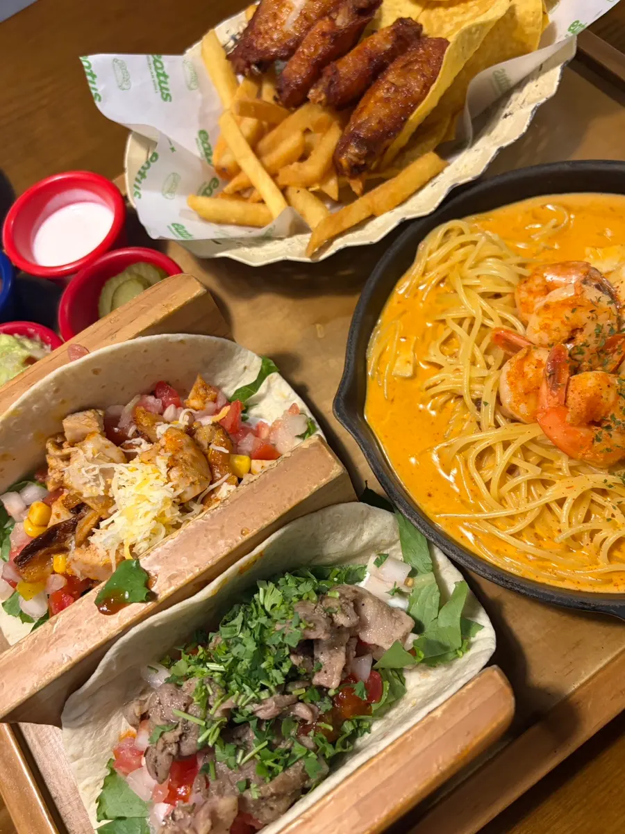 Final shot of the finished Eaters Combo Platter