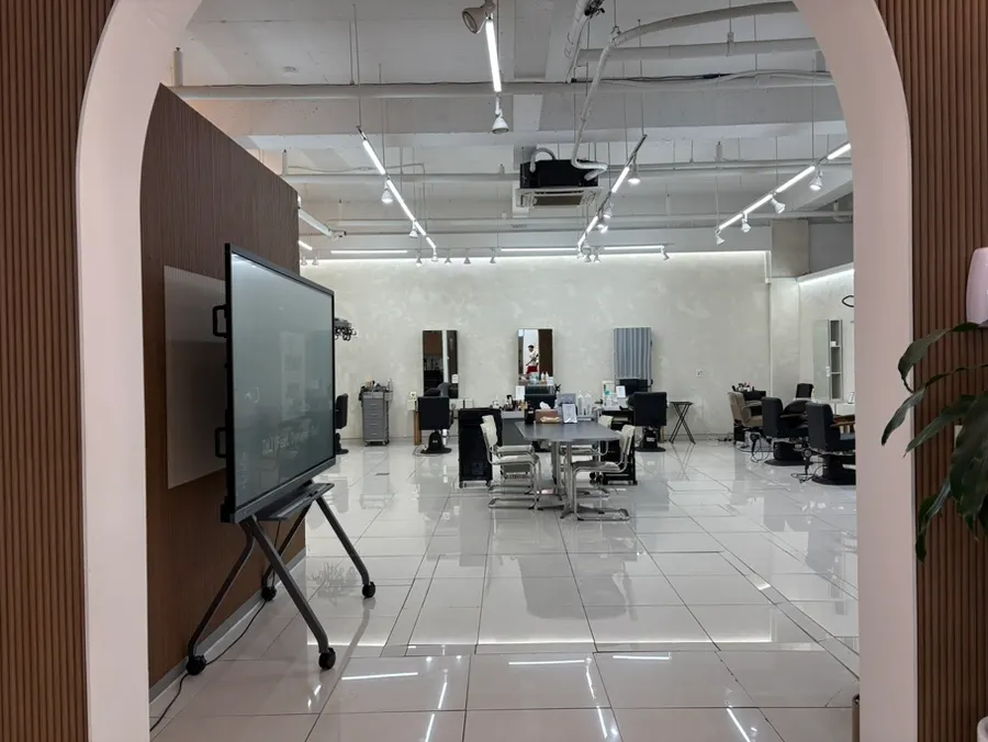 Consultation on hair condition before the treatment