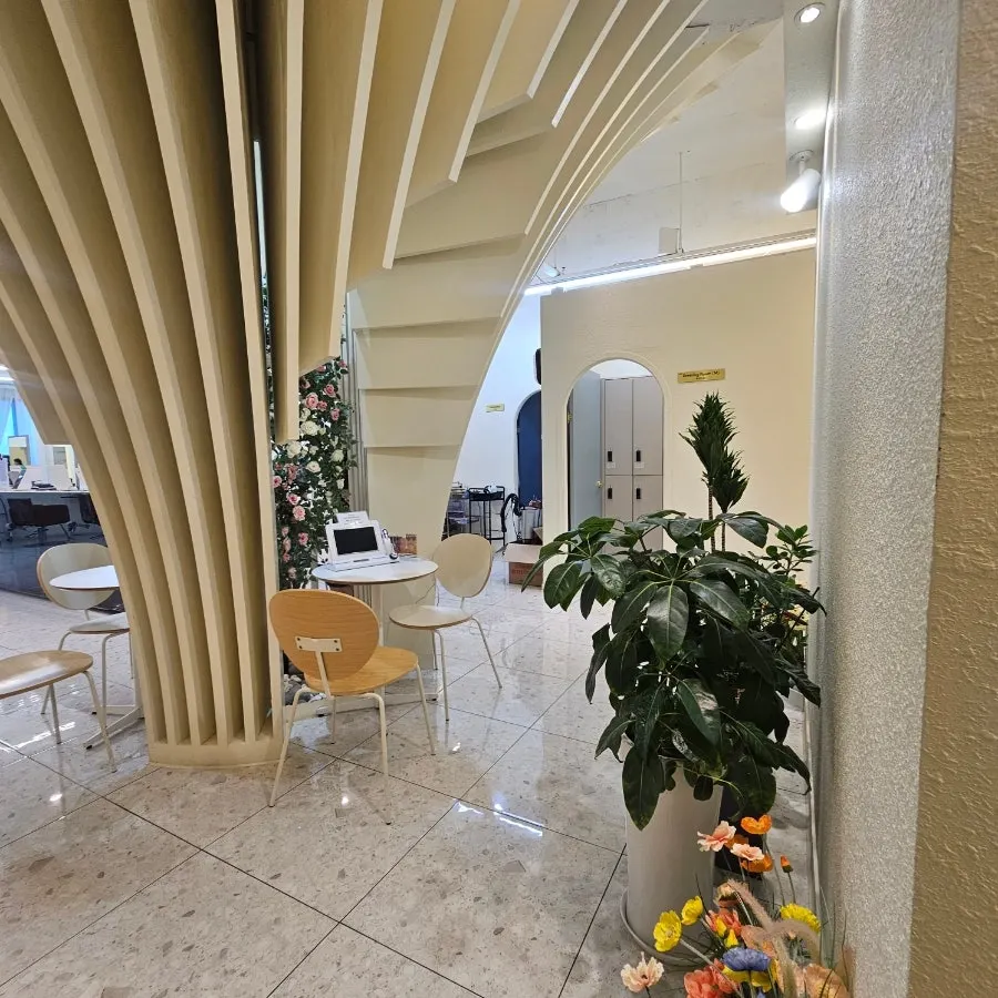 View around the salon entrance at Eco Revi Hair & Spa Gangneung Branch