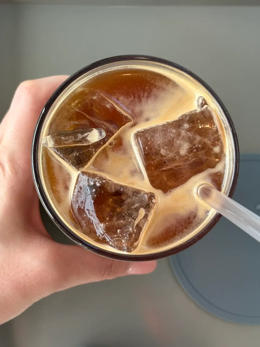Close-up of the iced americano with its smooth finish