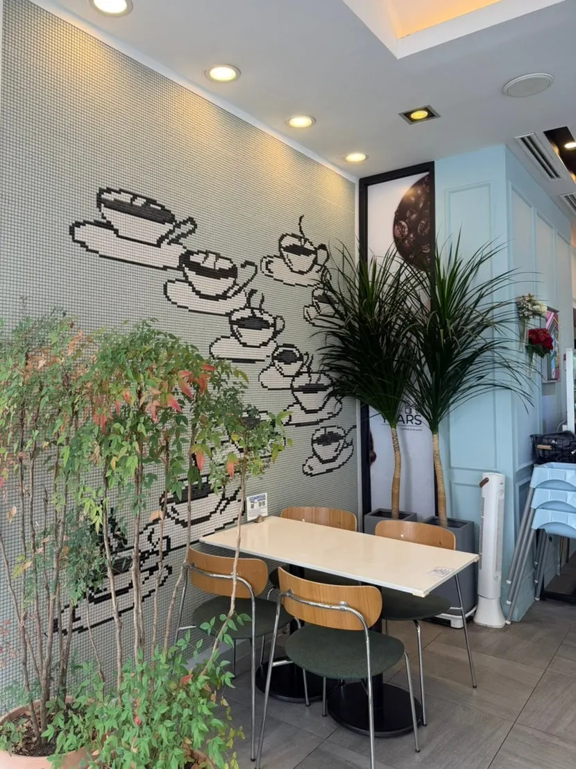 Spacious indoor seating at Eight Years Pangyo