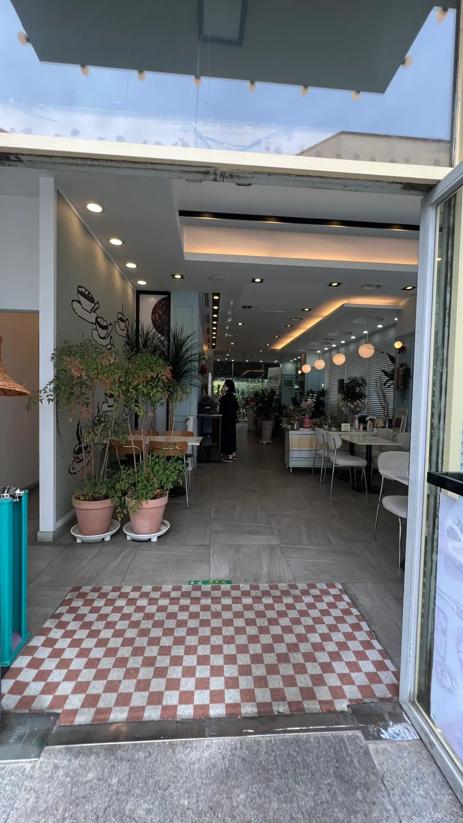 The long, vertically laid out interior of Eight Years Pangyo