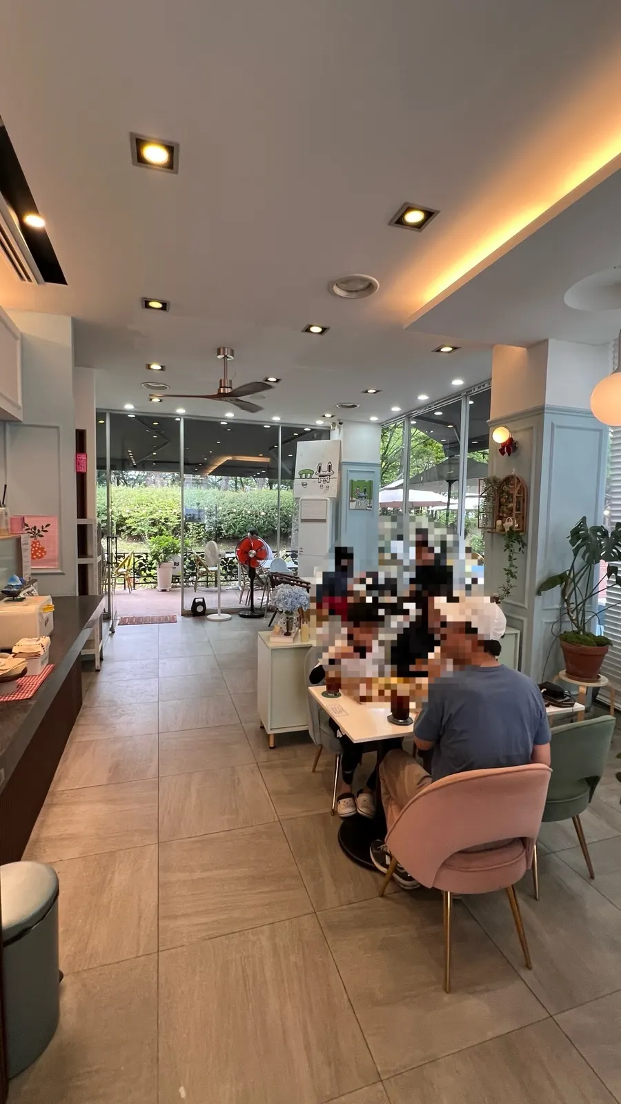 Spaced-out indoor seating at Eight Years Pangyo
