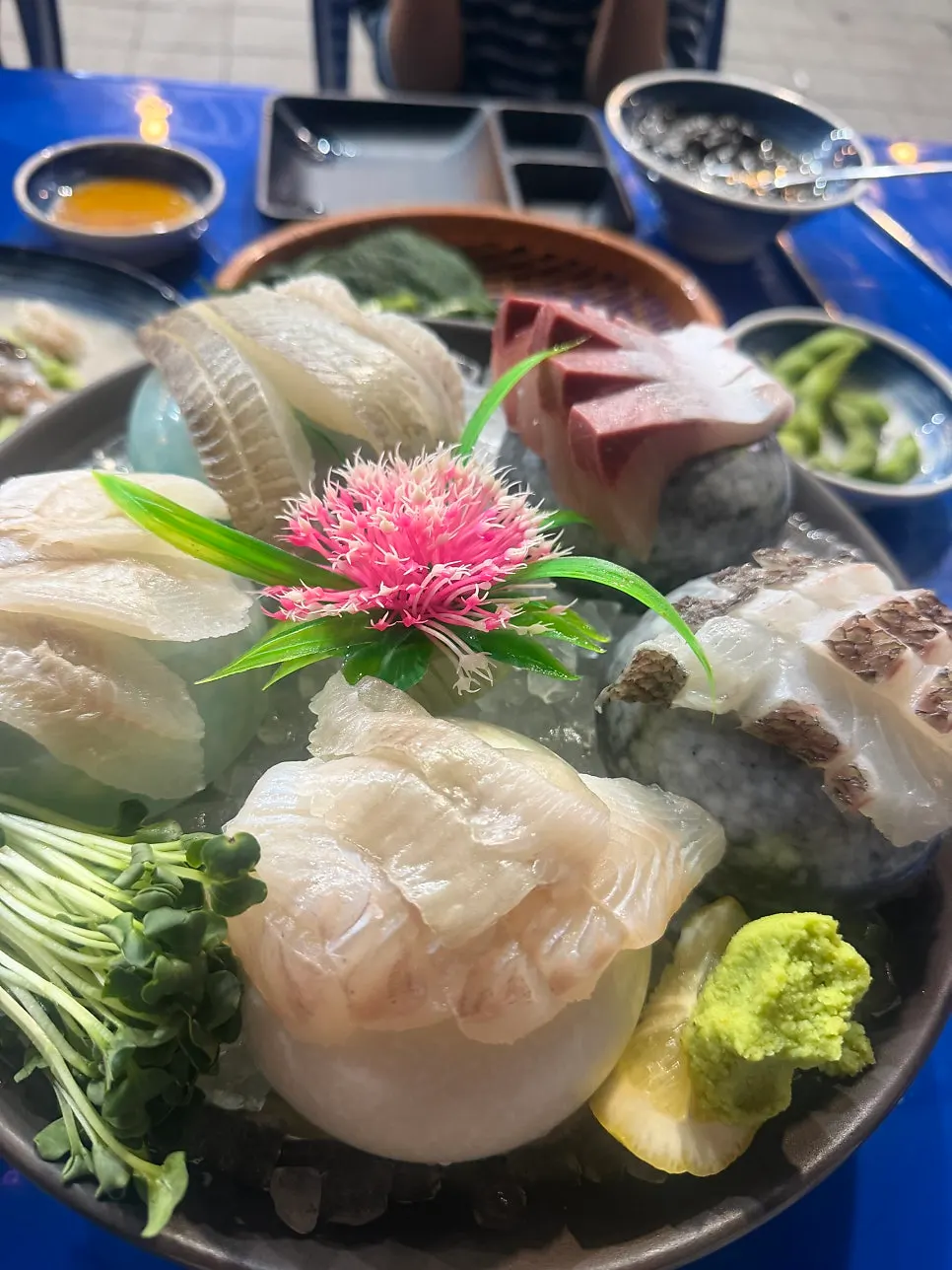 신선한 해산물 요리 한 접시