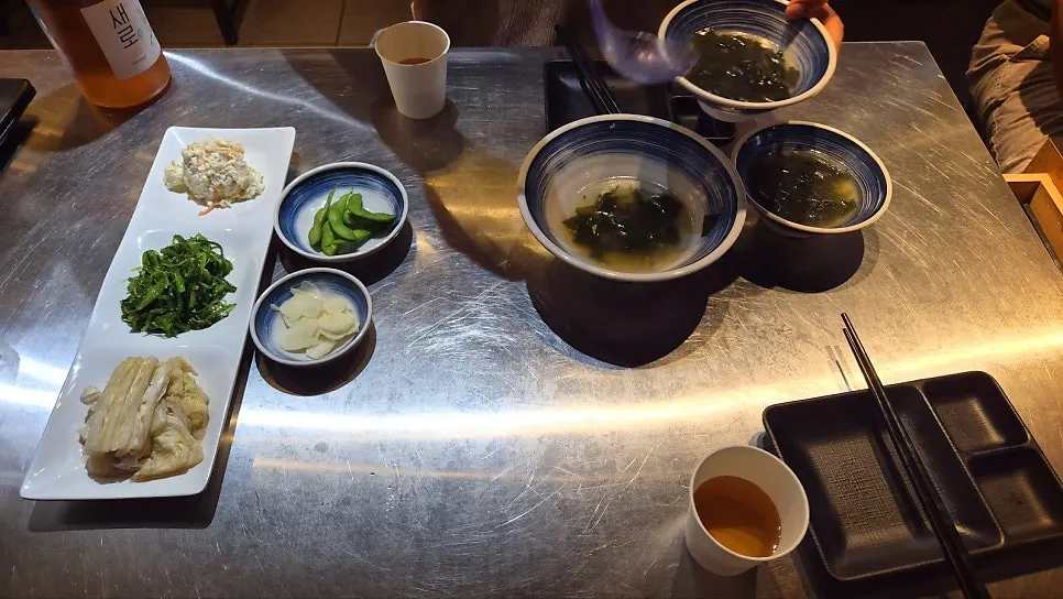 Full table spread at Eochongye 1beonji