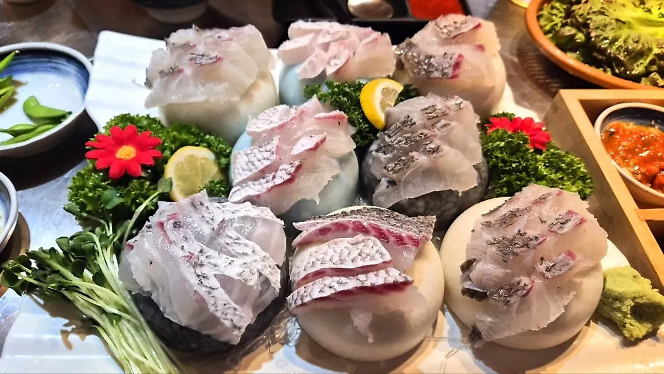 Plate of the small red snapper sashimi platter