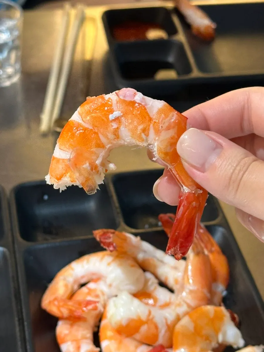 불판 위 생새우 소금구이
