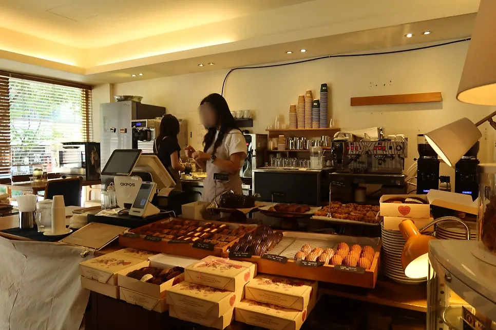View of Eojil In Wangsimni Station Branch café