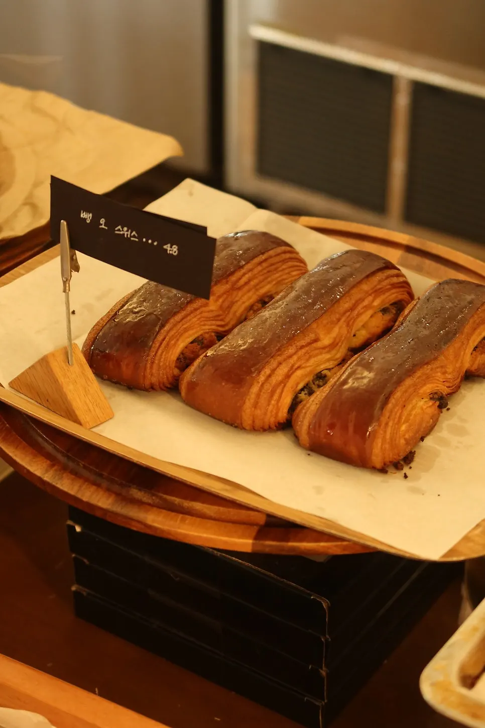 Cake showcase at Eojil In