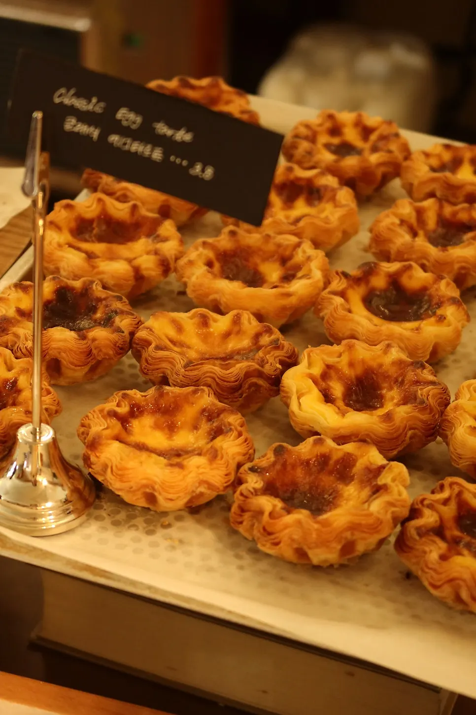 Dessert display at Eojil In