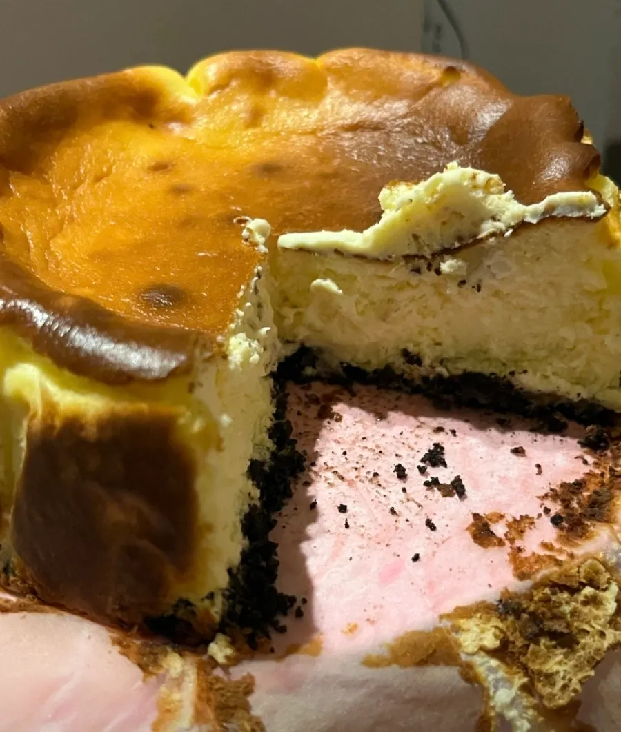 Whole cake from Eojil In brought along to an omakase dinner