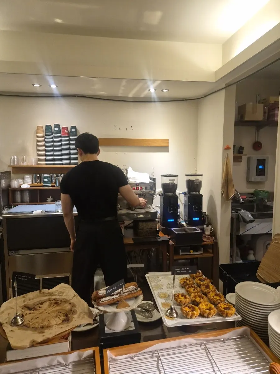 Eojil In's showcase with baked goods sold out on a weekday evening
