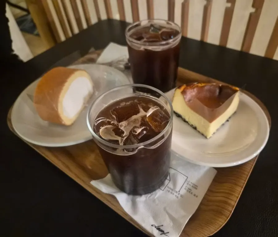 Dojima roll, Basque cheesecake, and iced Americanos set