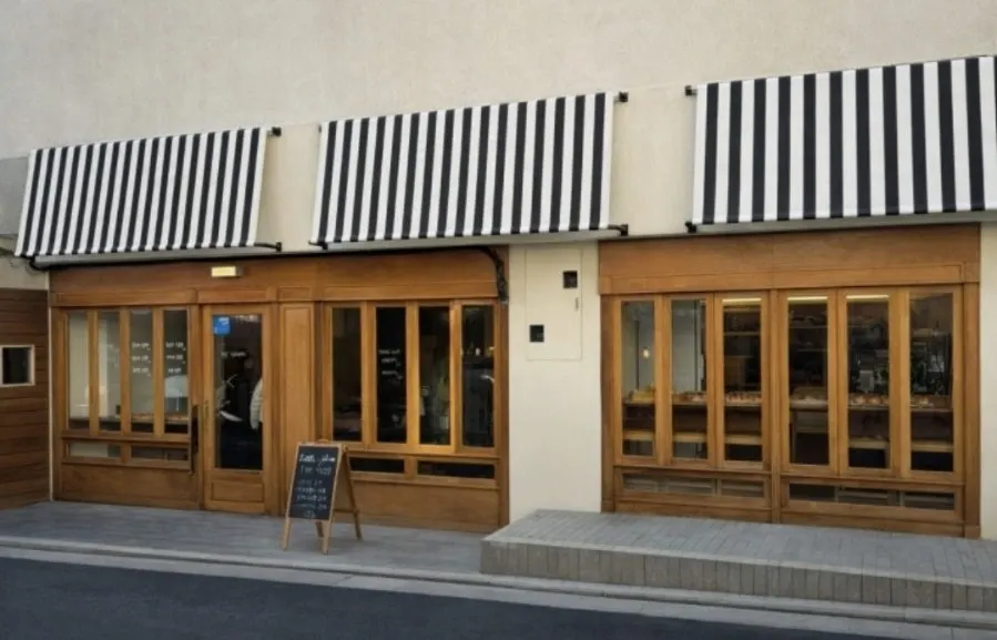 Baguette and salt bread lineup at the mini Eojil In